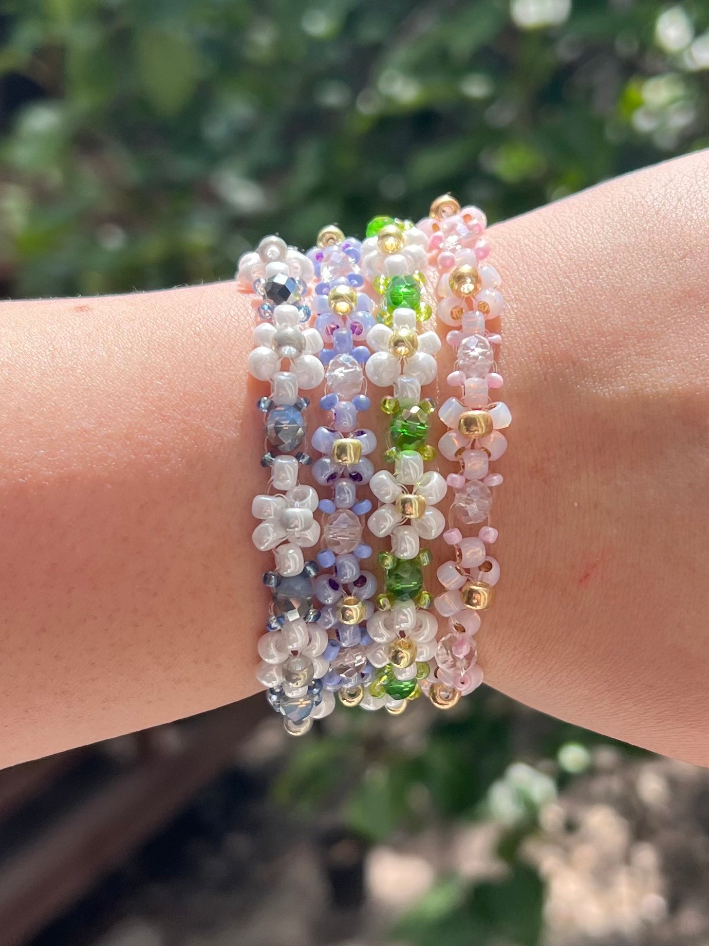 Pearlescent Flower Bracelet Pack