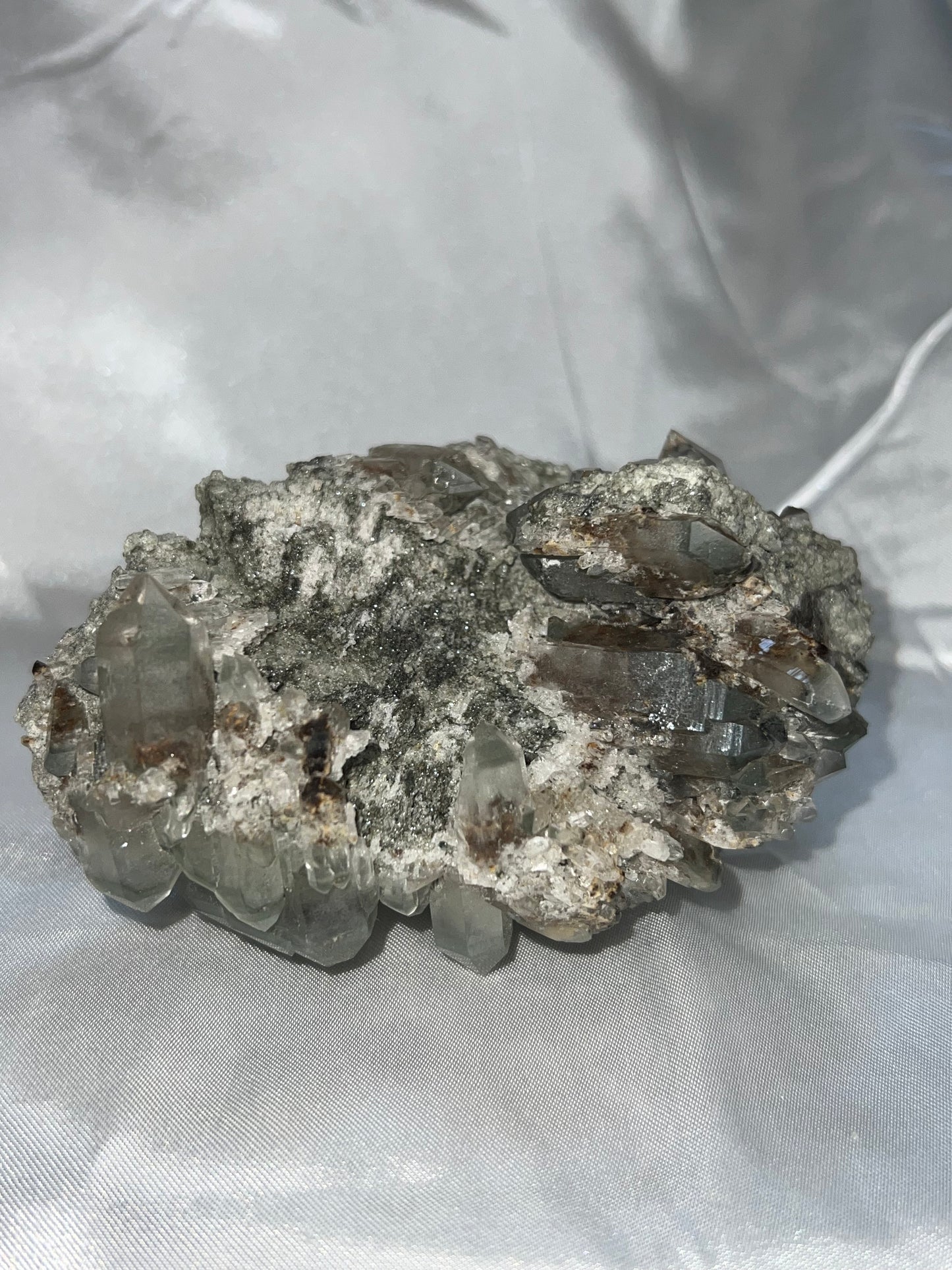 Chlorite Included Quartz Cluster