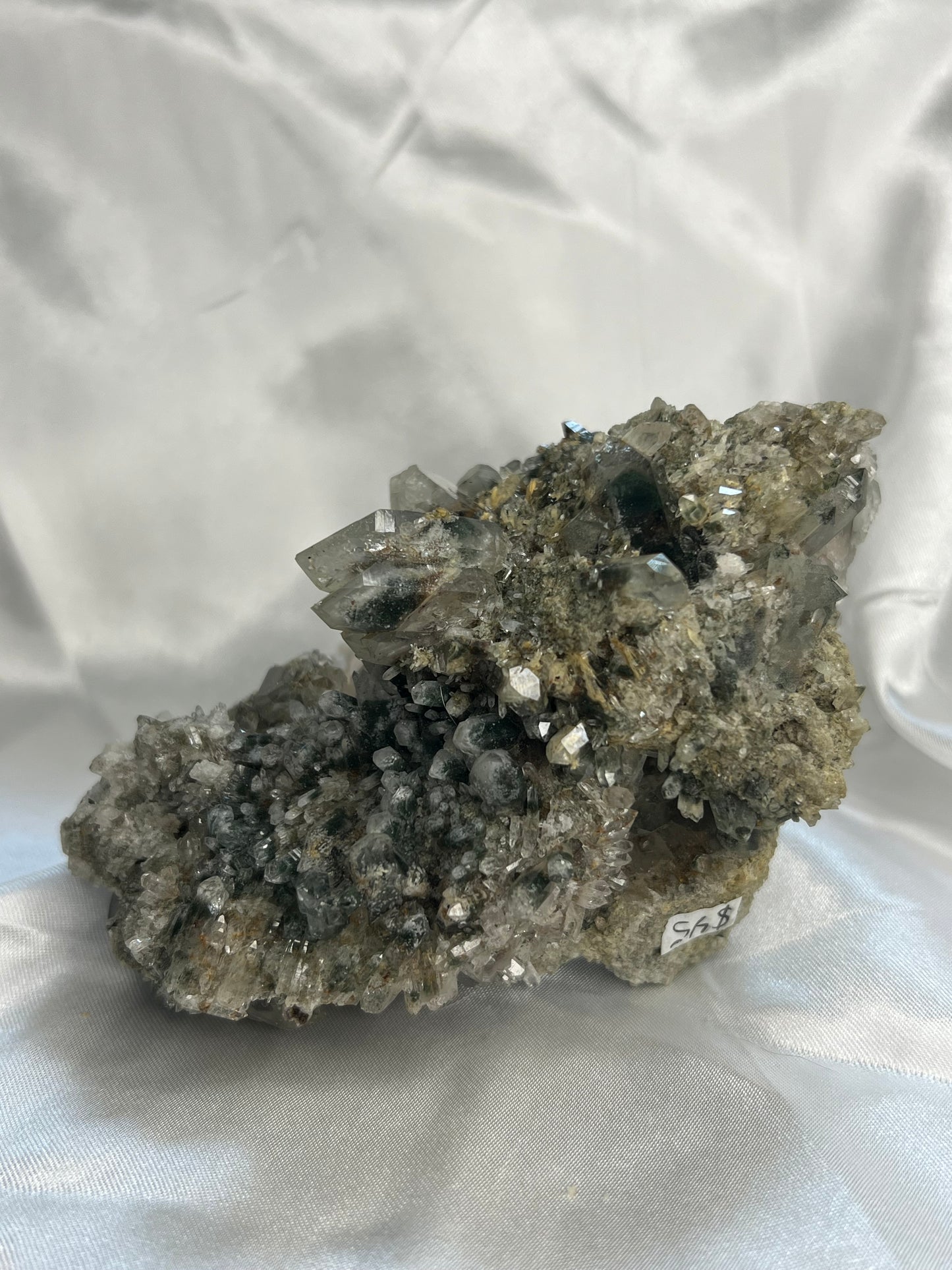 Chlorite Included Quartz Cluster